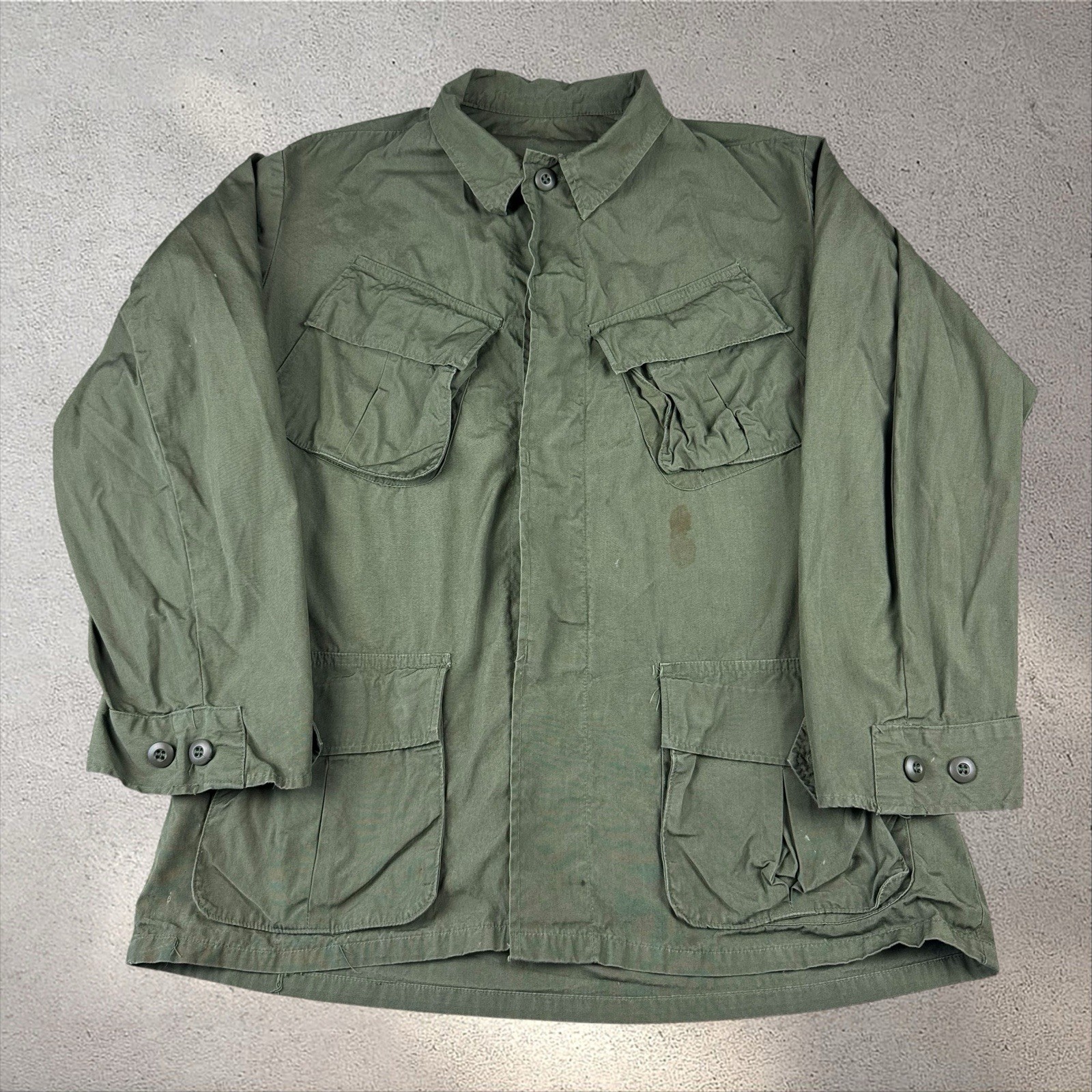 Vintage Vietnam Slant Pocket Jungle Jacket Fits Large 22.5x31 OG-107 US Army
