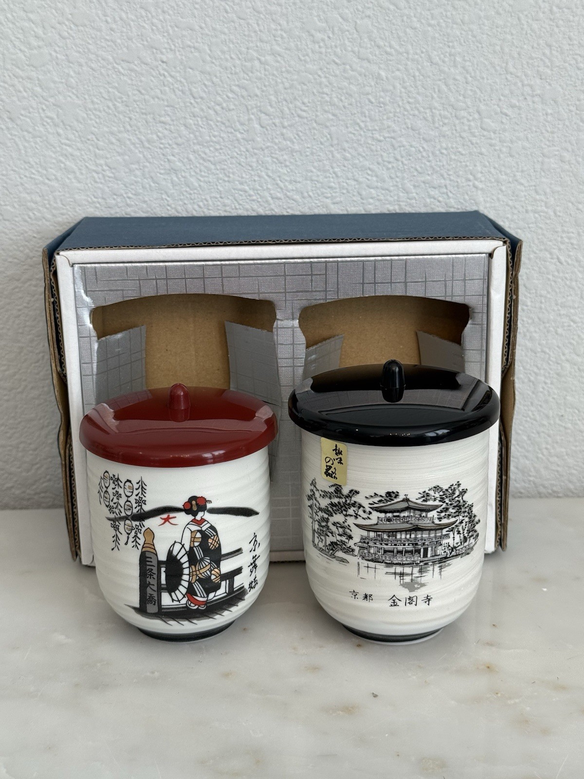 NIB Set of Two Traditional Japanese Meoto Yunomi Lidded Teacups