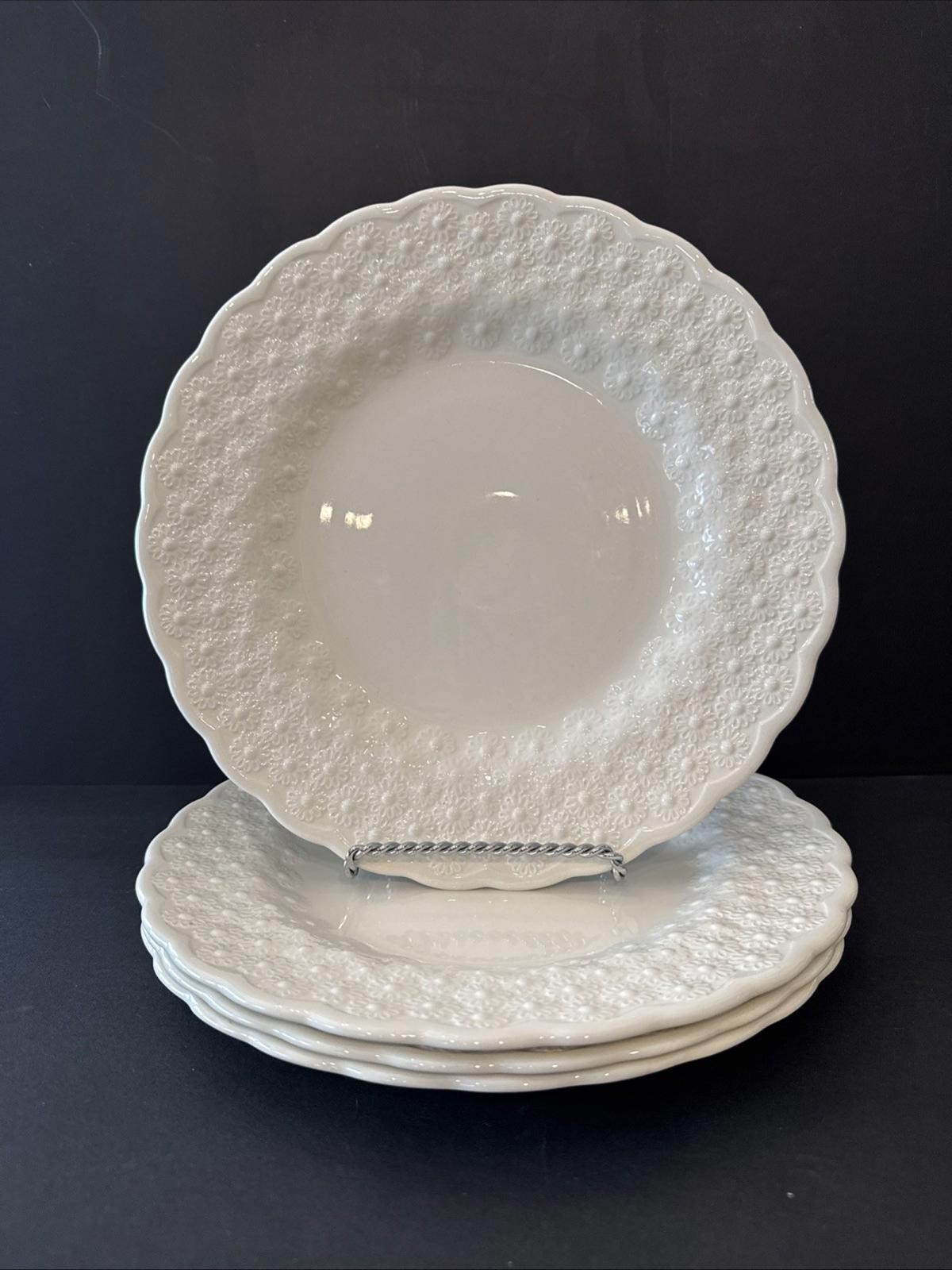(4) Vintage Spode Copeland England Embossed Daisy Dinner Plates - 10.25” W