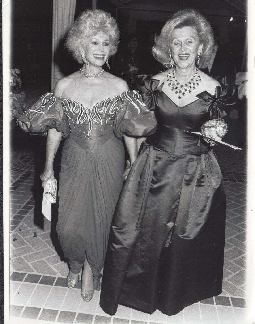 Eva Gabor / Barbara Davis - professional celebrity photo 1988