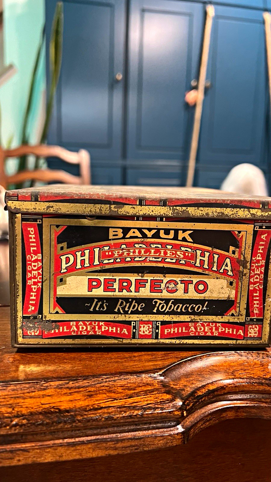 Antique 1920s Bayuk Philadelphia Perfecto Cigar Tin 10¢ Tobacco Advertising