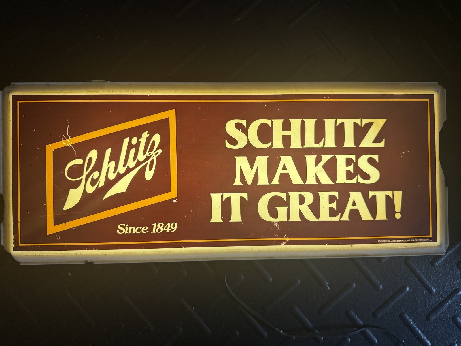 Vintage 1979 Schlitz Makes It Great Lighted Bar Sign Beer Advertising Works