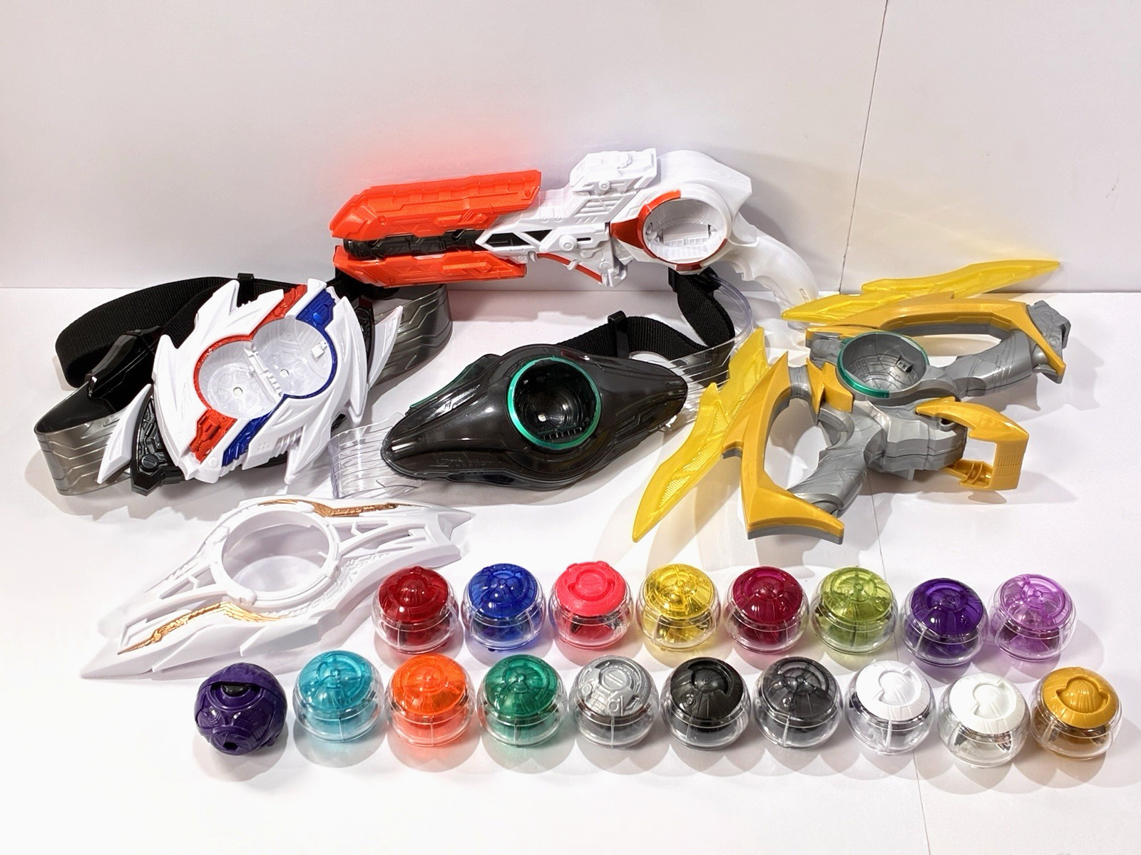 BANDAI DX Zeztz Driver Henshin Belt & 18 Rider Capsule Kamen Rider Zeztz Jp Used