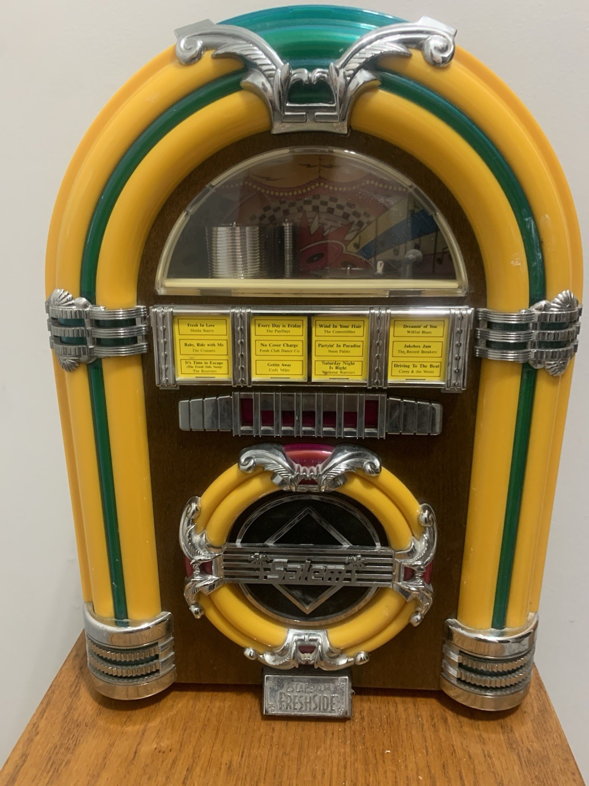 VTG CROSLEY Salem Freshside Radio Model CR-11 AM/FM Cassette Player Work Great