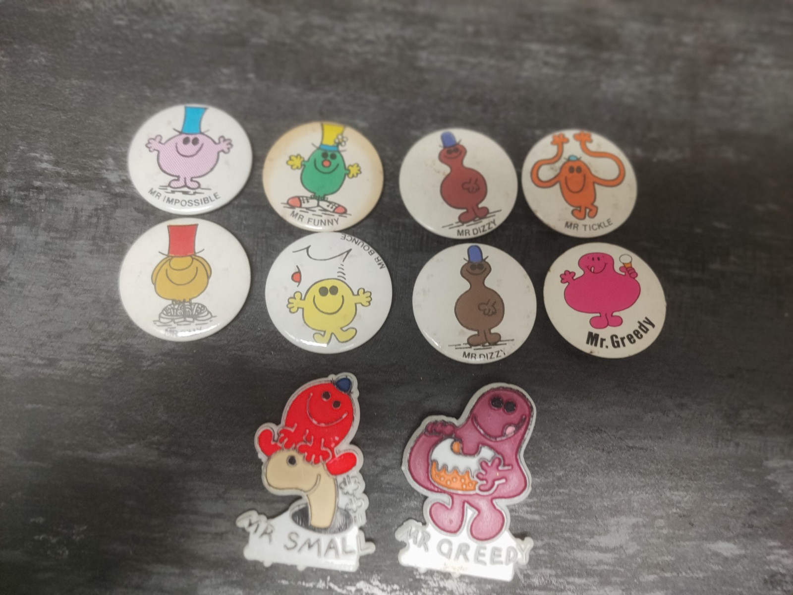 Vintage Bundle Of 1976 Roger Hargreaves Mr Men Pin Badges & Plastic Badges Retro