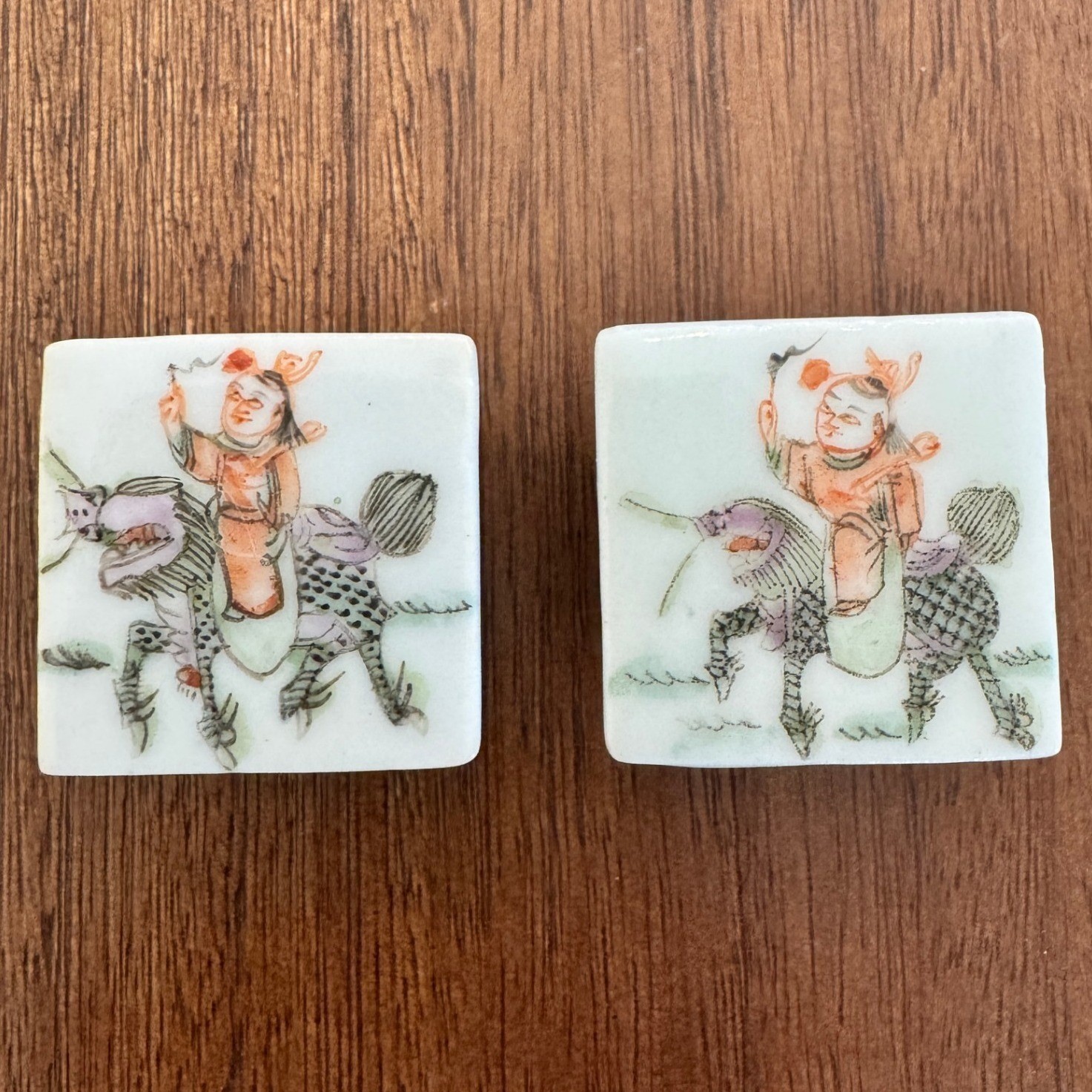 Vtg Chinese Porcelain Tiny Salt Cellars/Snuff Boxes Pair of Hand Painted Lidded