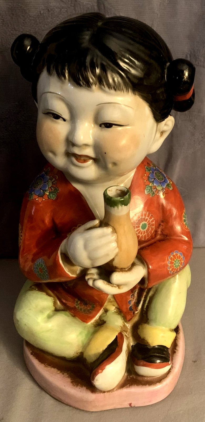 Great  Vintage  Large Size  Chinese Girl with Dimples  Statue   Holding Vase