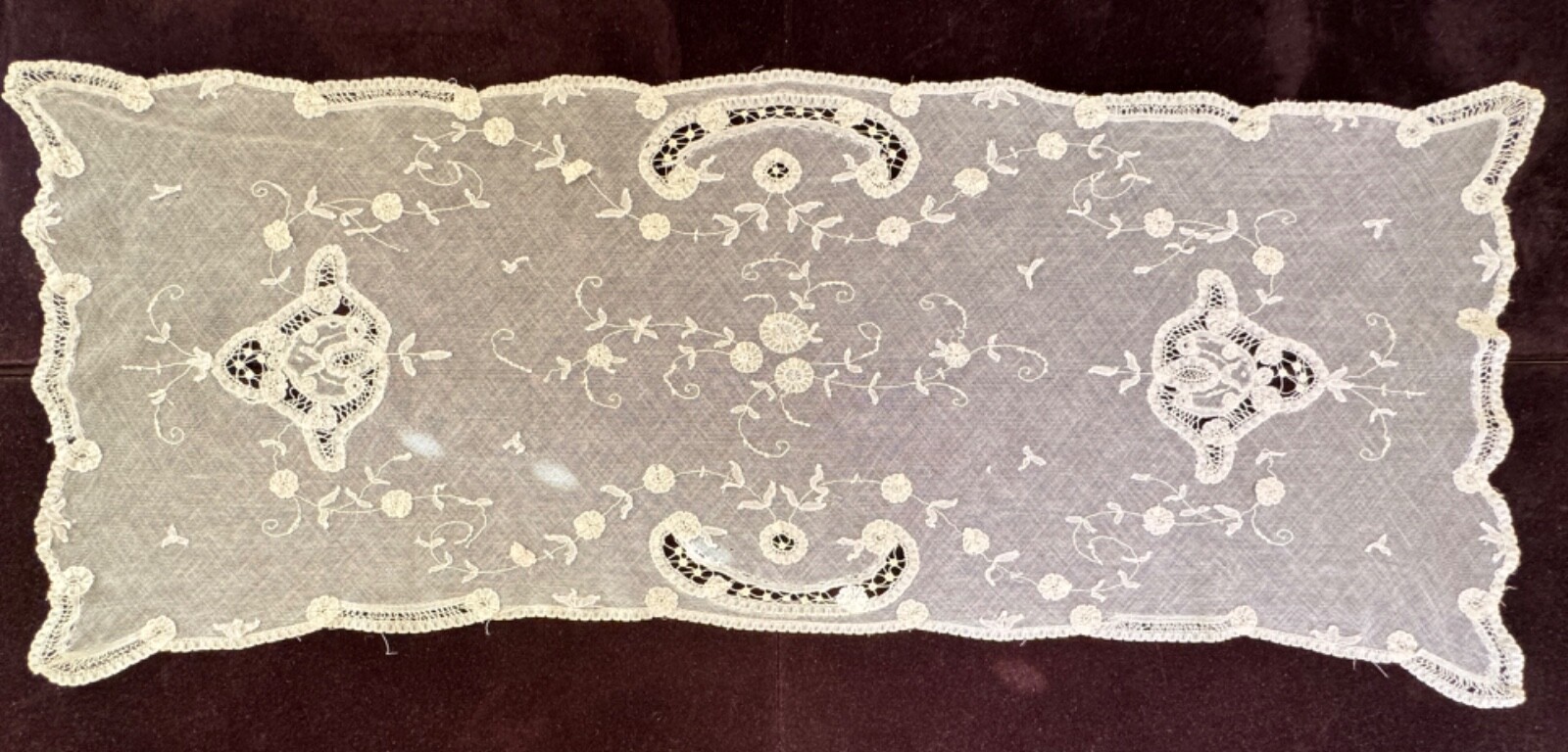 Vintage French Princess Lace Runner A521