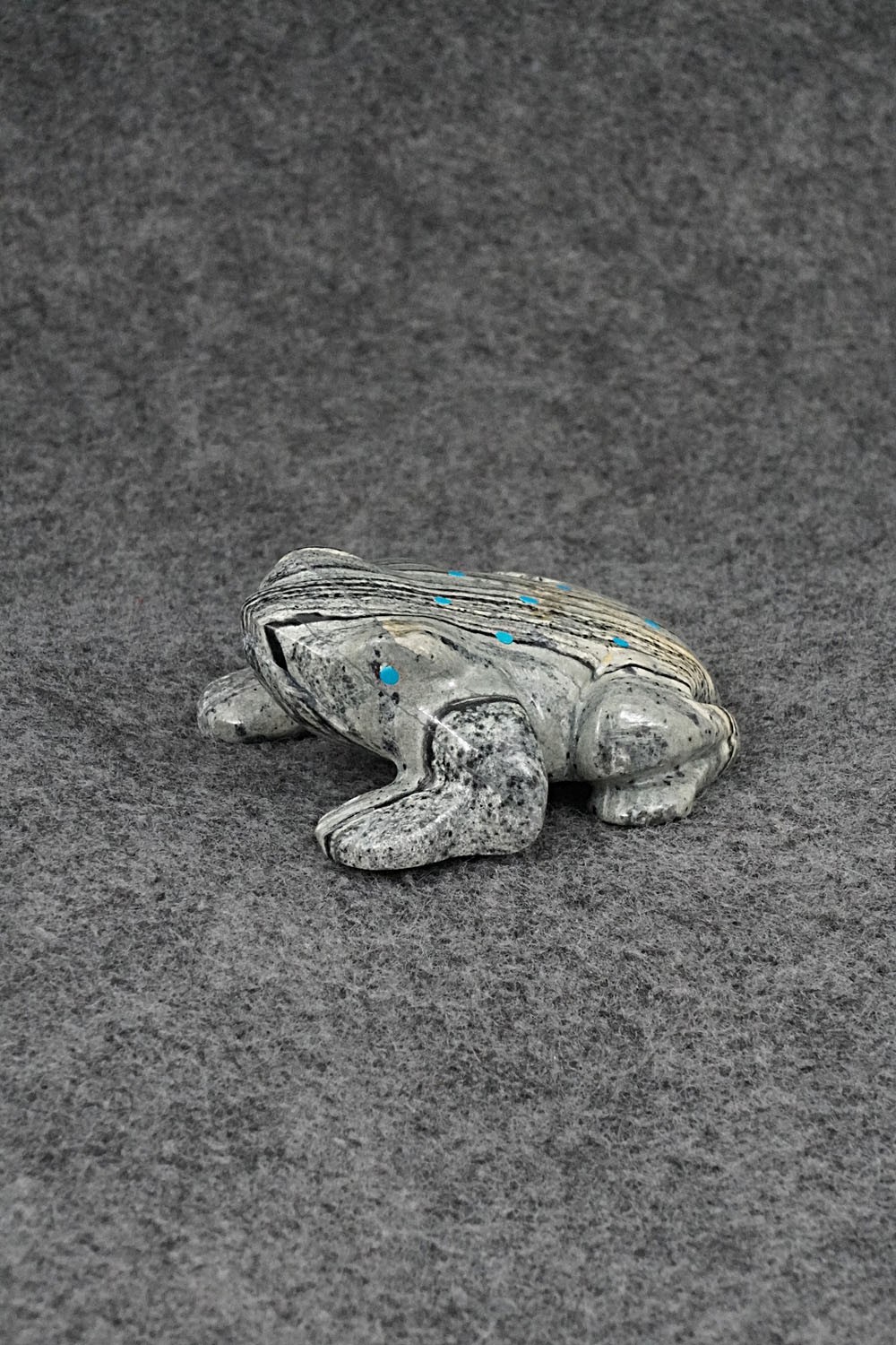 Frog Zuni Fetish Carving - Nelson Yatsattie