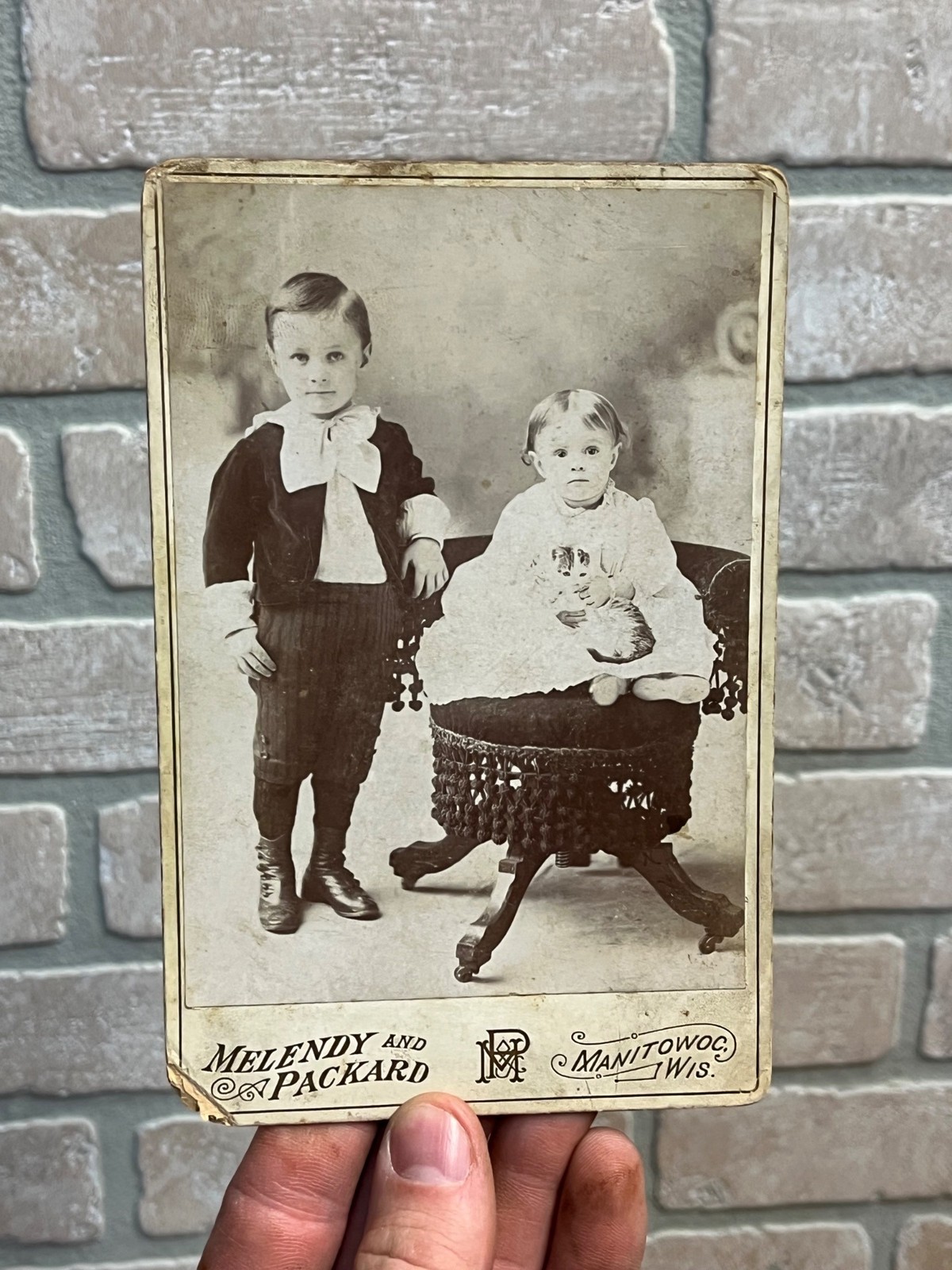 Antique 1880s Cabinet Photo Boy & Girl Holding Cute Kitten Cat Manitowoc Wis