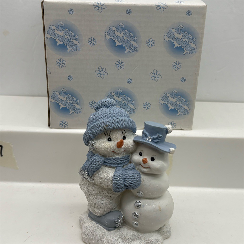 Encore Group Snow Buddies Secret No Melt Snowman Couple Figurine Boxed