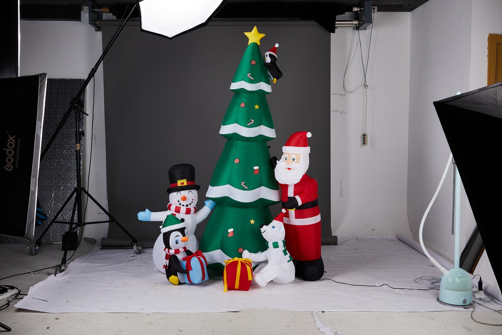 LEADZM 7.5FT Lighted Christmas Inflatable Decoration