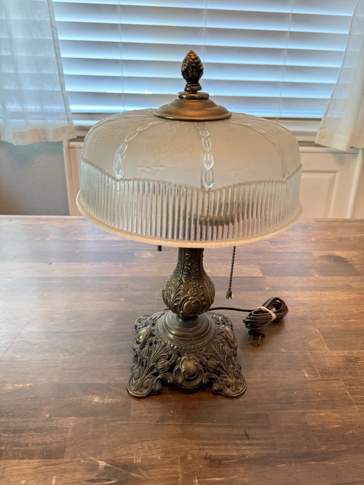 Vintage Victorian /Art Nouveau style Table Lamp Brass Base Frosted Glass Shade