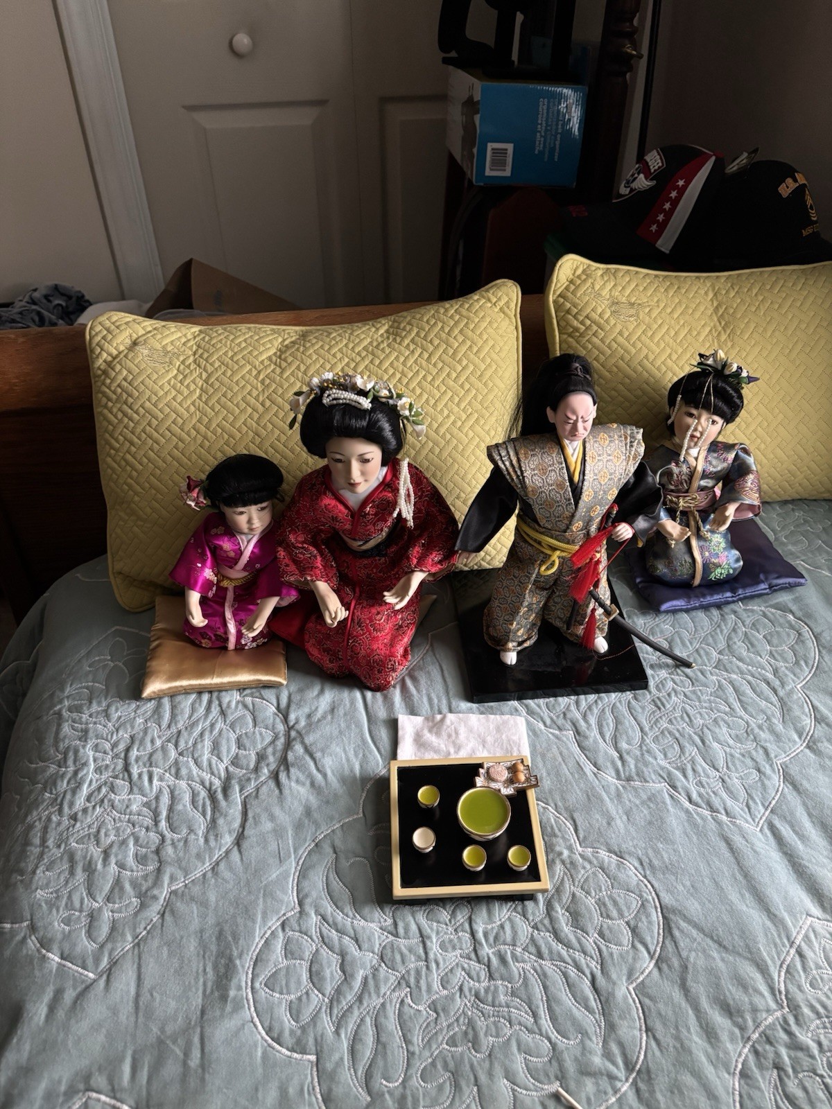 Vintage Ningyo Japanese Doll Group 4 figures Samurai Geisha Kimono Tea Set