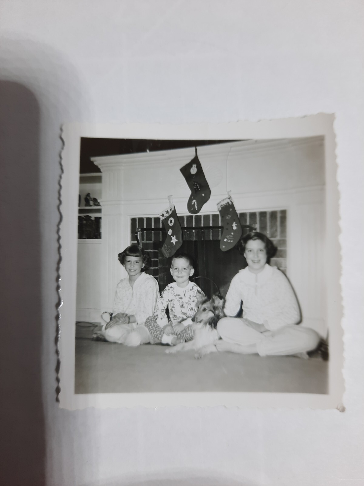 Vintage 1950s B&W Snapshot Photo  2 1/4