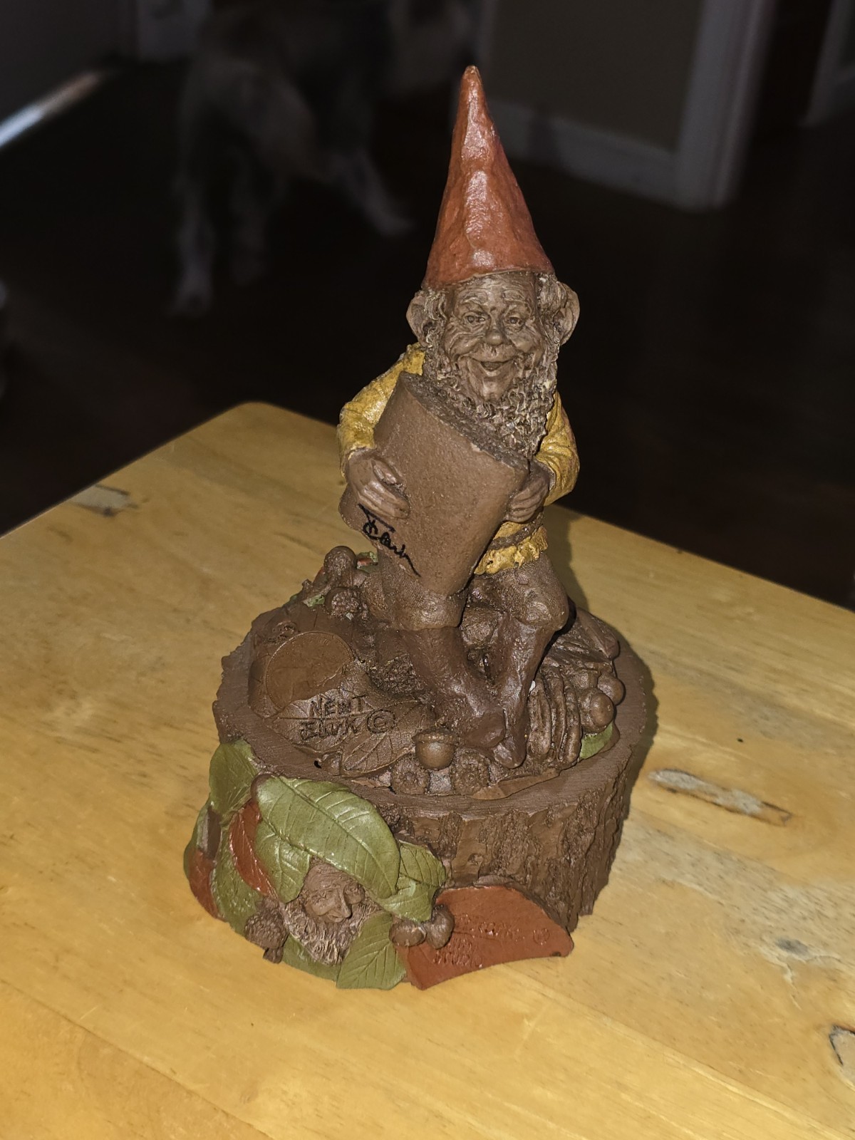 Vintage 1984 Tom Clark Gnome Newt Figurine Cairn Studio #1043 On Detachable Log