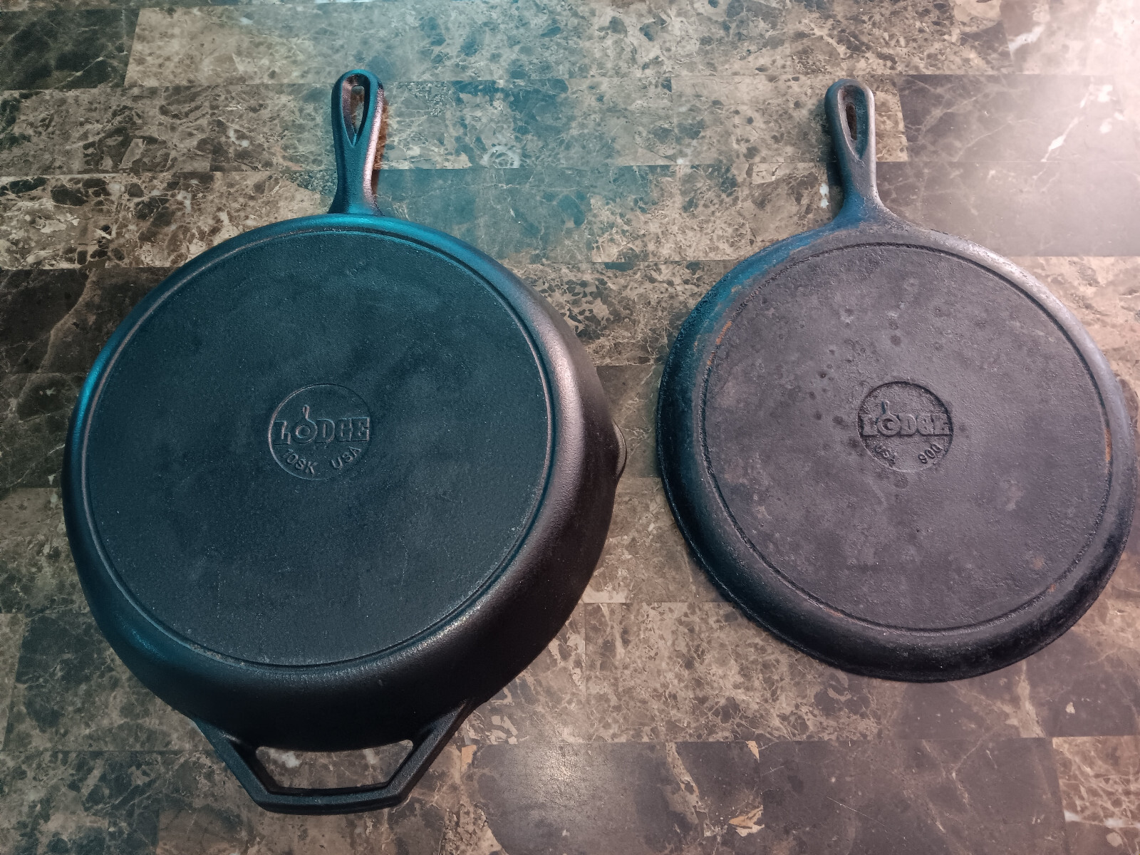 Lodge 2 skillets, 10SK 12\