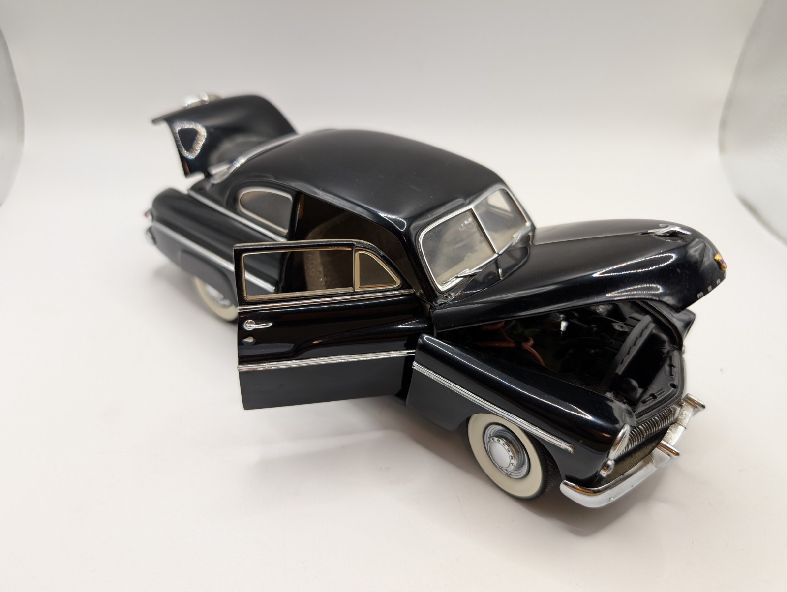 Danbury Mint 1949 Mercury Club Coupe 1:24 Black Diecast No Box