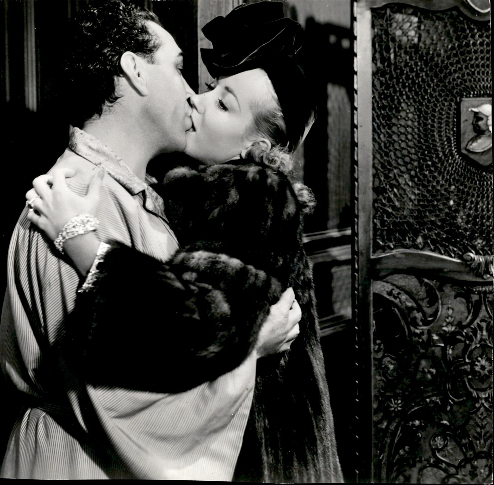 LD238 1938 Original Photo HOTTEST KISSES OF 1938 J CARROL NAISH JUDITH BARRETT