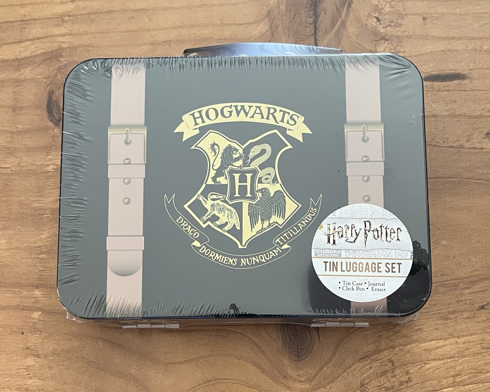 Harry Potter Hogwarts Tin Luggage Set Pen Journal Eraser Brand New SEALED 2018