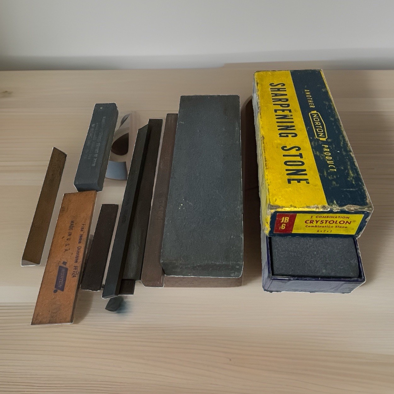 Vintage Norton Sharpening Stone Lot Crystolon JB6 India Oilstone Slips Box SP4