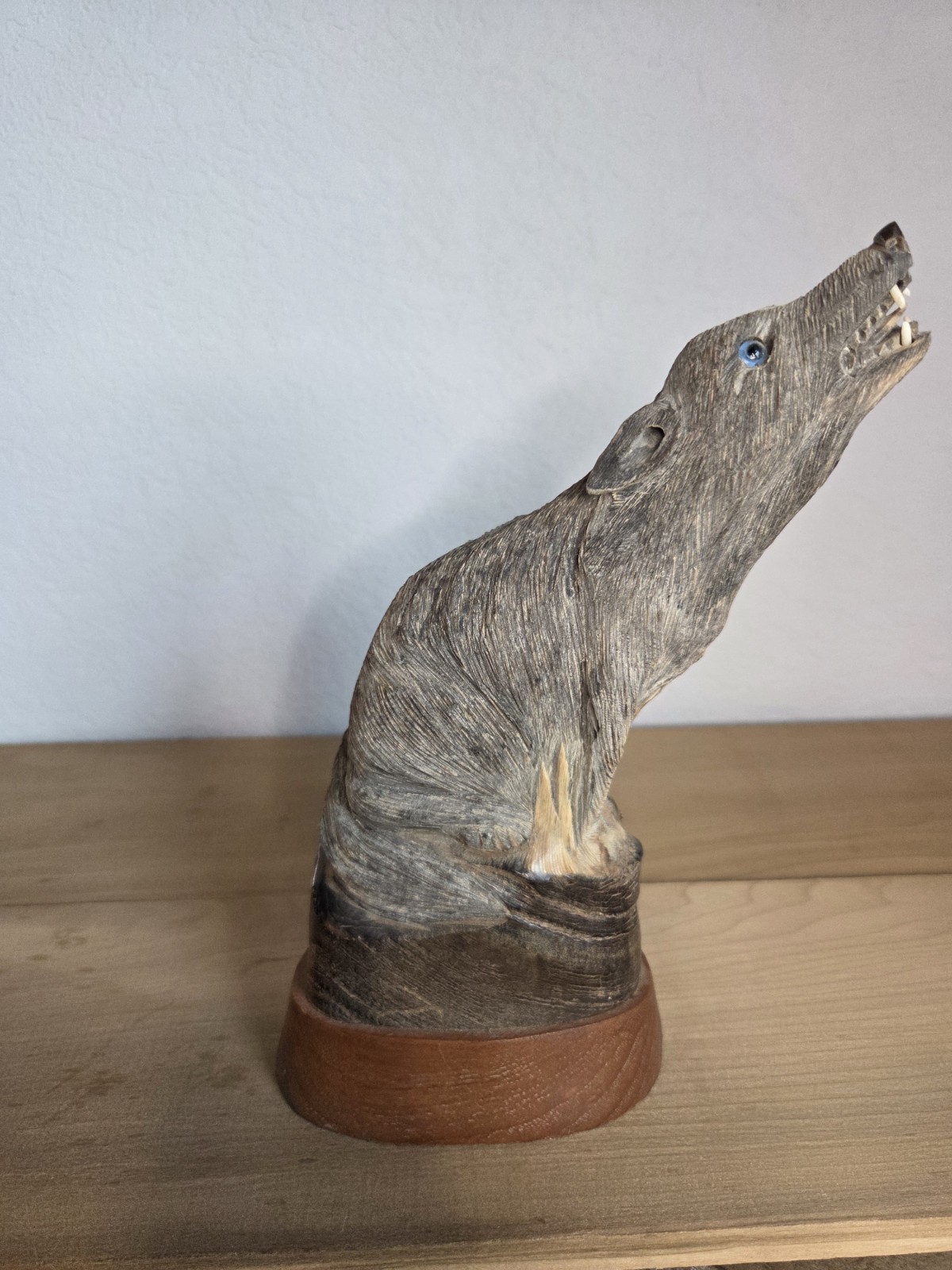 Vintage Wolf Howling Horn Carving Wood base Blue Eyes 10