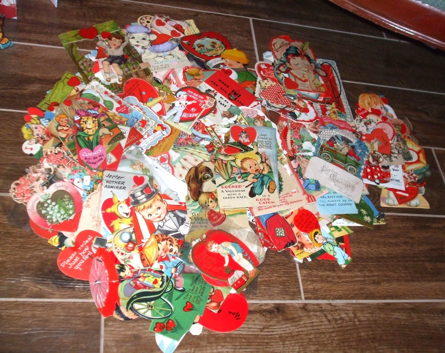 Lot of 200 Vintage Valentine Cards-Foldouts, Mechanical And Regular-Nice Variety