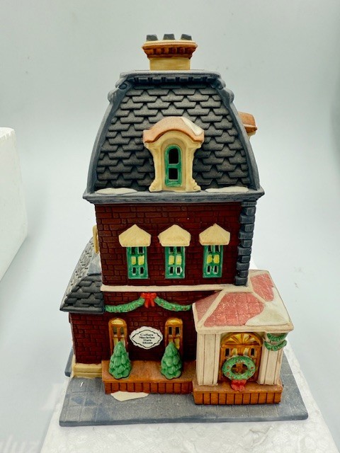 Dept 56 HABERDASHERY (Men\'s Clothing Store) Christmas In The City 1992 Box Light