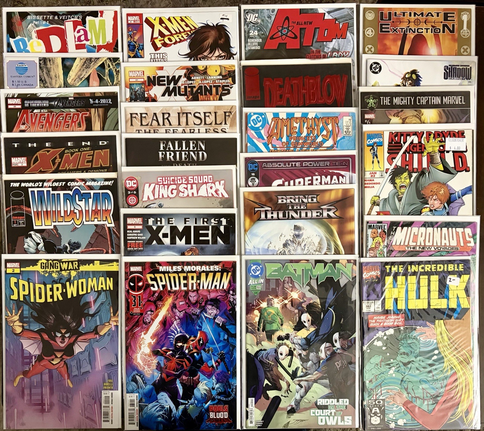 Lot of 25 Comic Books Various Titles