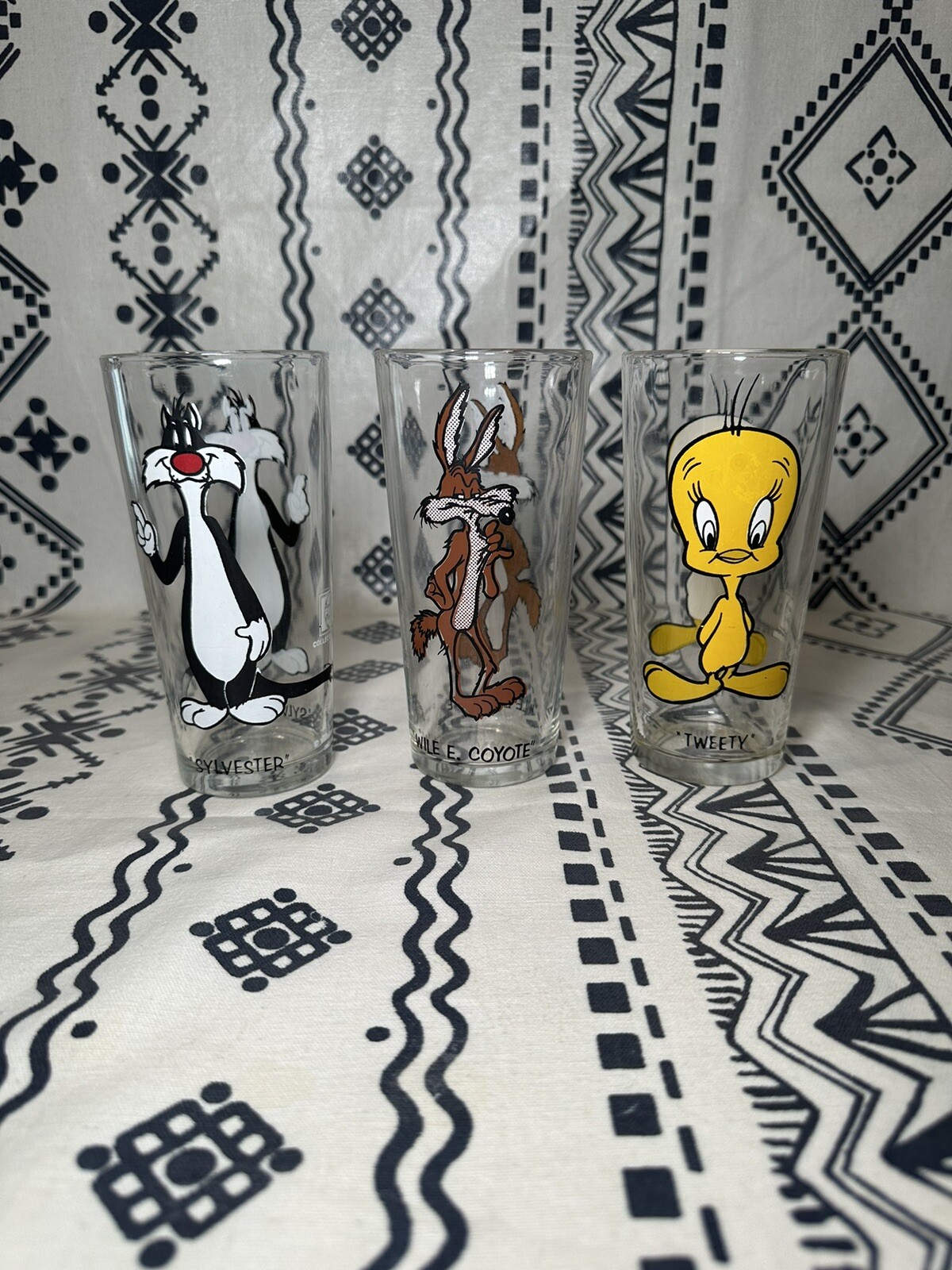 Vintage 1973 Pepsi x Warner Bros Inc. Glass Cup Collab -3pc set.