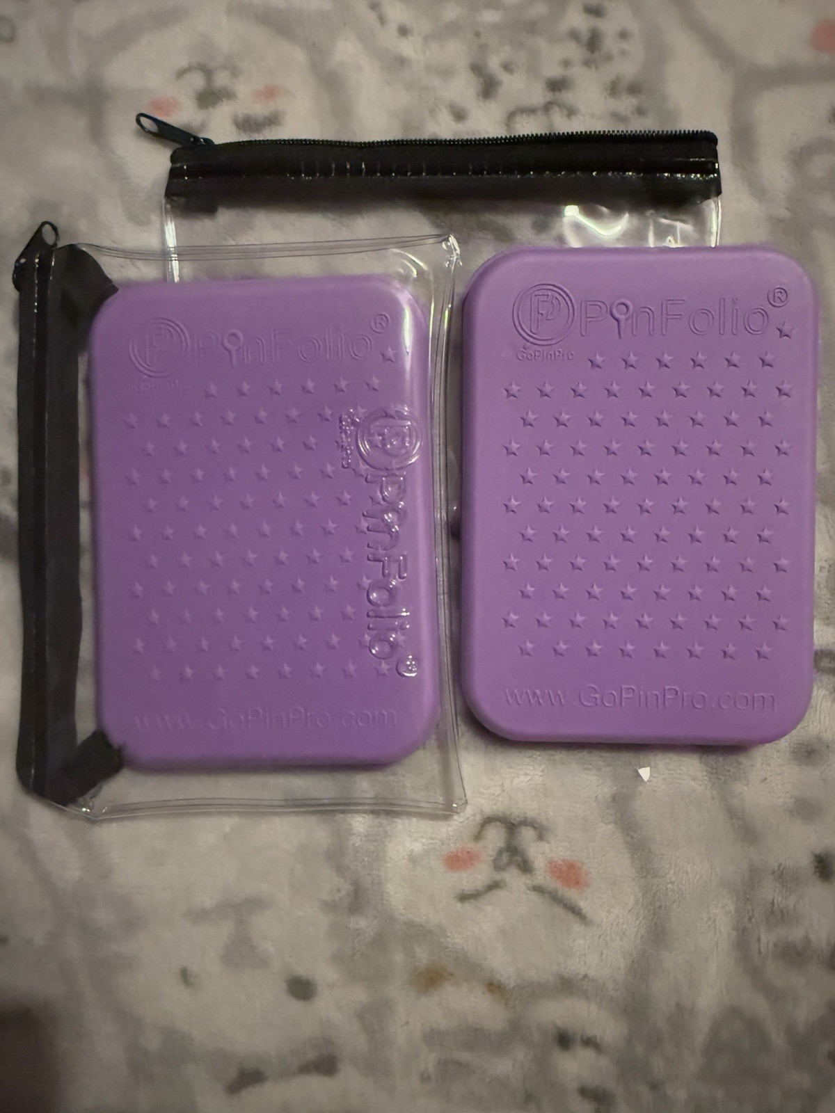 PinFolio GoPinPro Purple Pin Holder Collectible Pinbacks Case Zipper Pouch