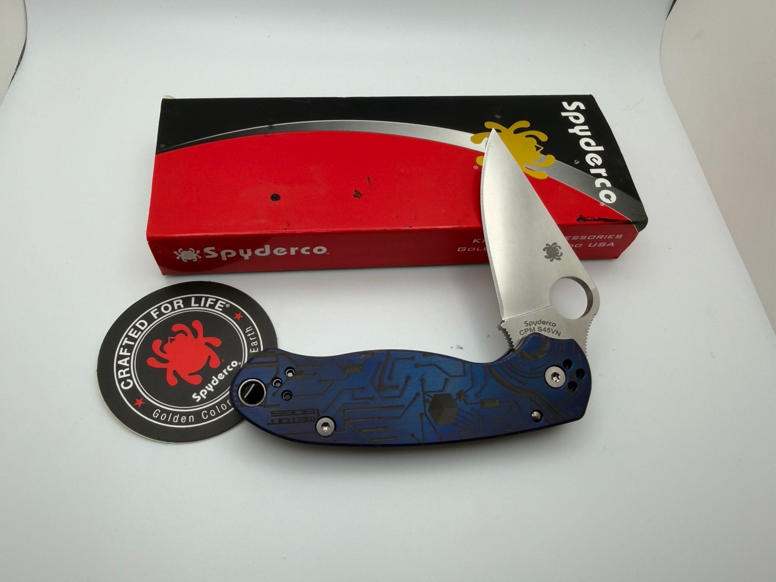 Spyderco Paramilitary 3 Folding Knife Titanium Circuit Board Engraved Scales