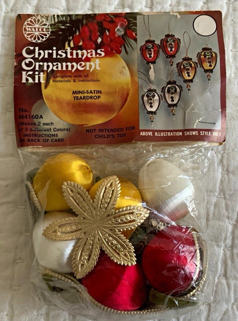 Walco Vintage Christmas Ornament Kit Mini Satin Teardrop 6pc 1975 M4160A