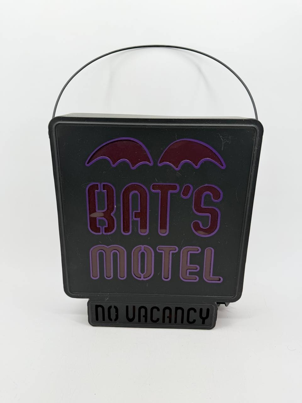 Halloween Bat's Motel No Vacancy Lighted Metal Hanging Sign 2.20 lb