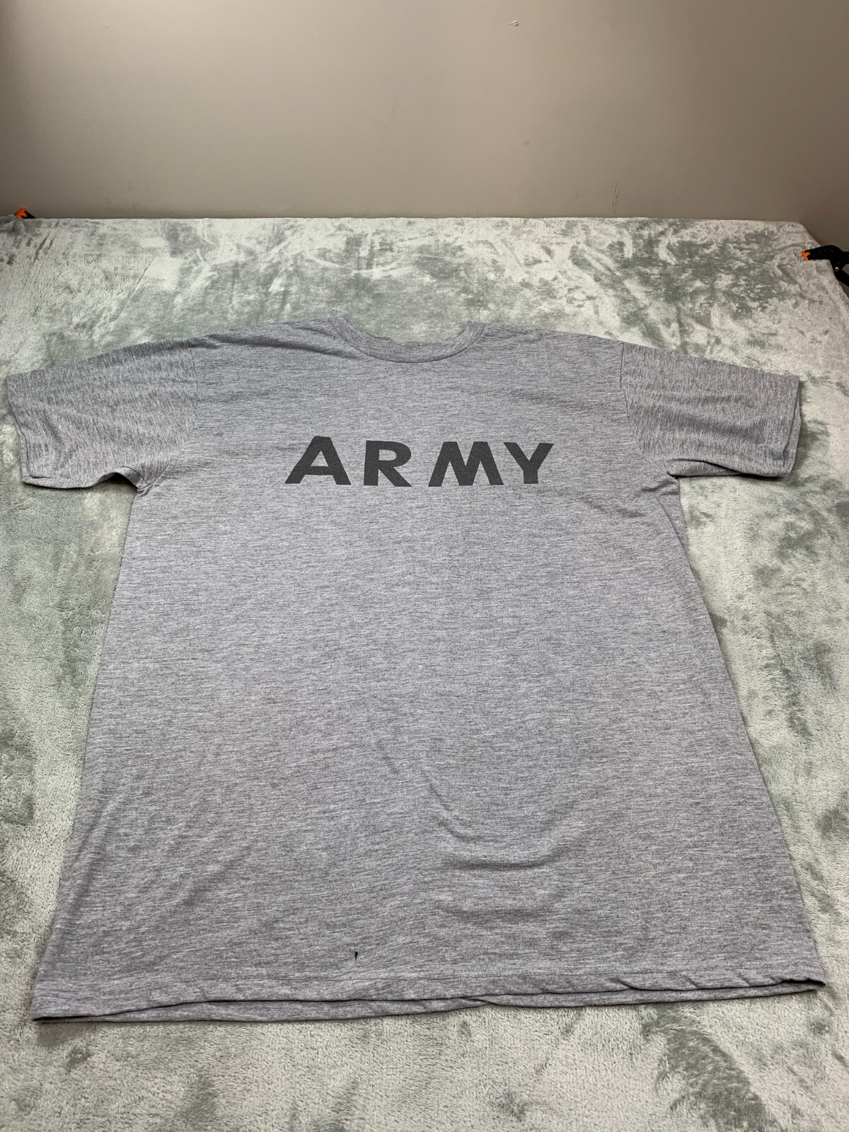 Unicor U.S. Army IPFU Physical Uniform Training T-Shirt Men\'s Gray Logo Graphic