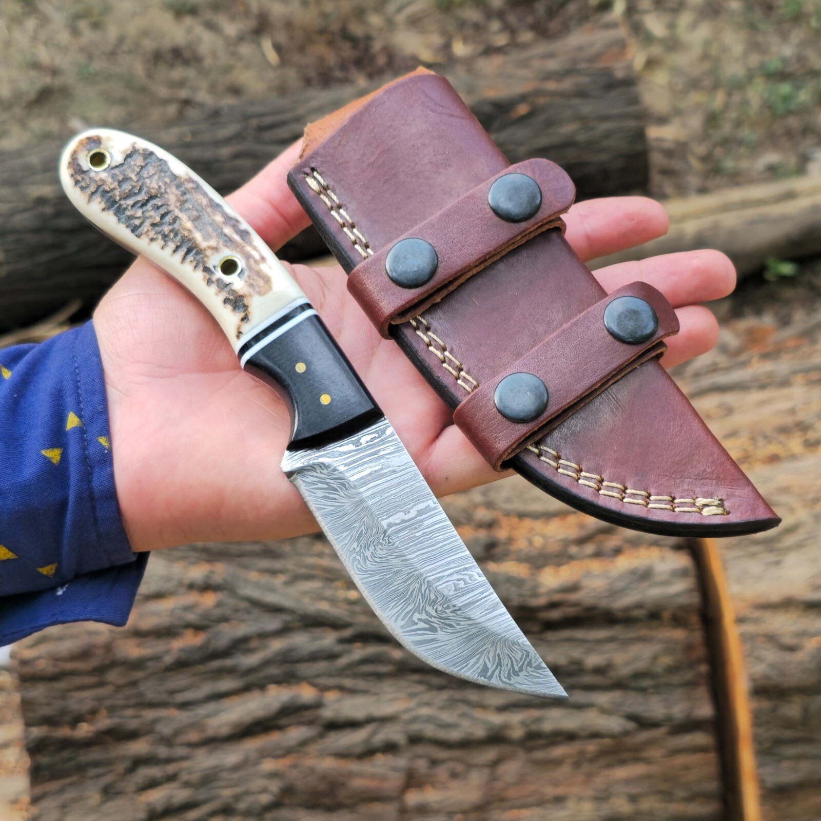 Handmade Stag Handle Damascus Steel Horizontal Carry Hunting Knife Fixed Blade