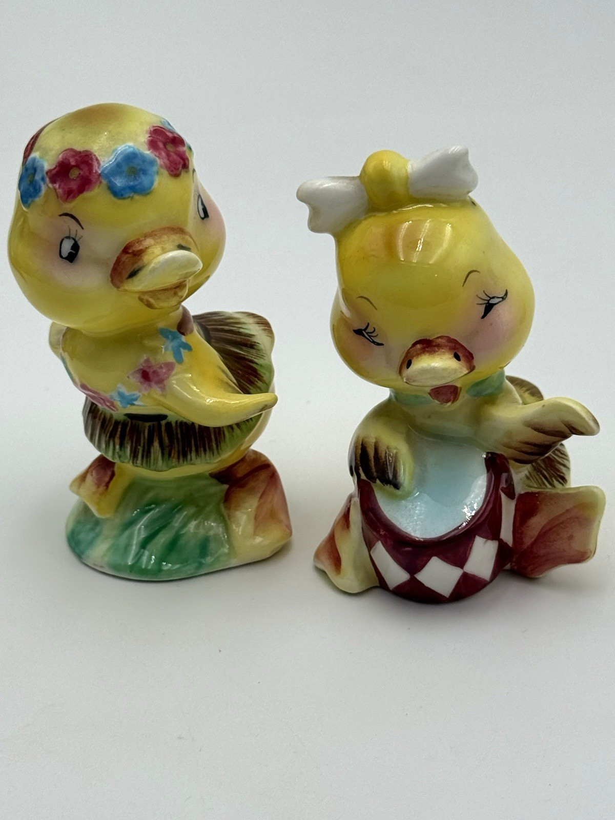 Vintage 1950s Napco PY Anthropomorphic Hawaiian Hula Ducks salt pepper shaker
