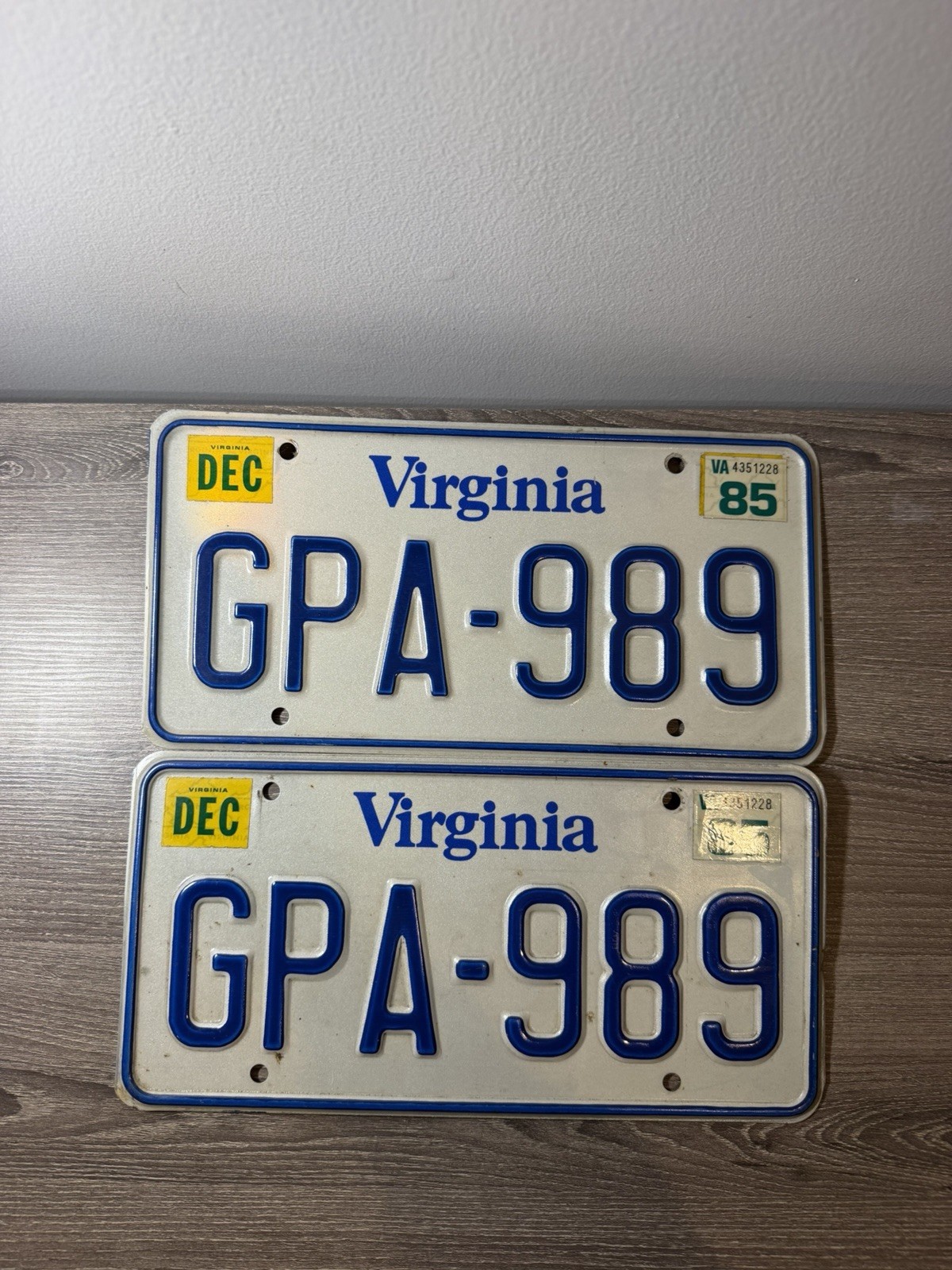 Vintage 1985 Virginia License Plate PAIR Matching Set YOM Tag GPA-989 Blue White