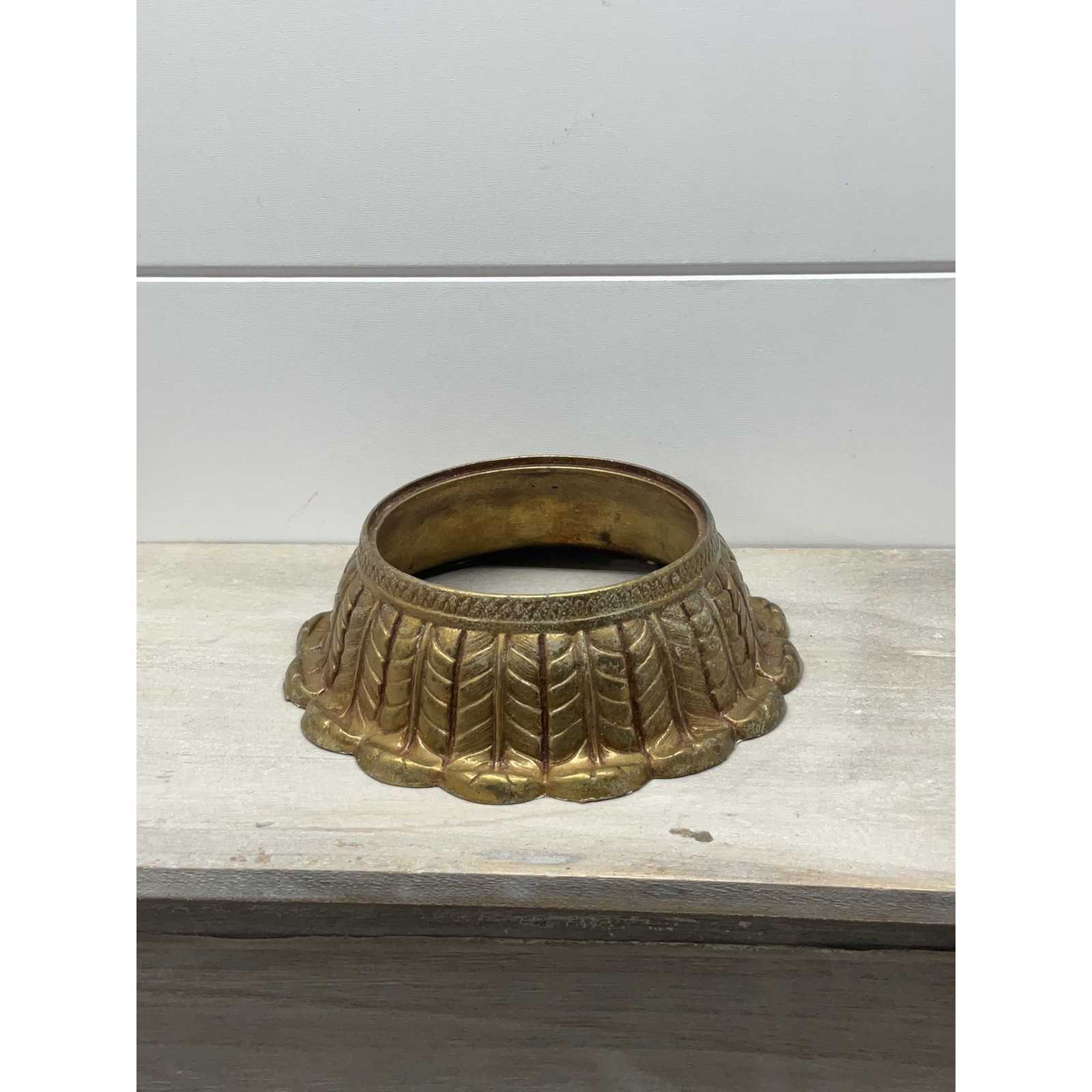 Vintage 1973 EJS Gold Cast Metal Scalloped Lamp Base Part E2831-3 6 inch