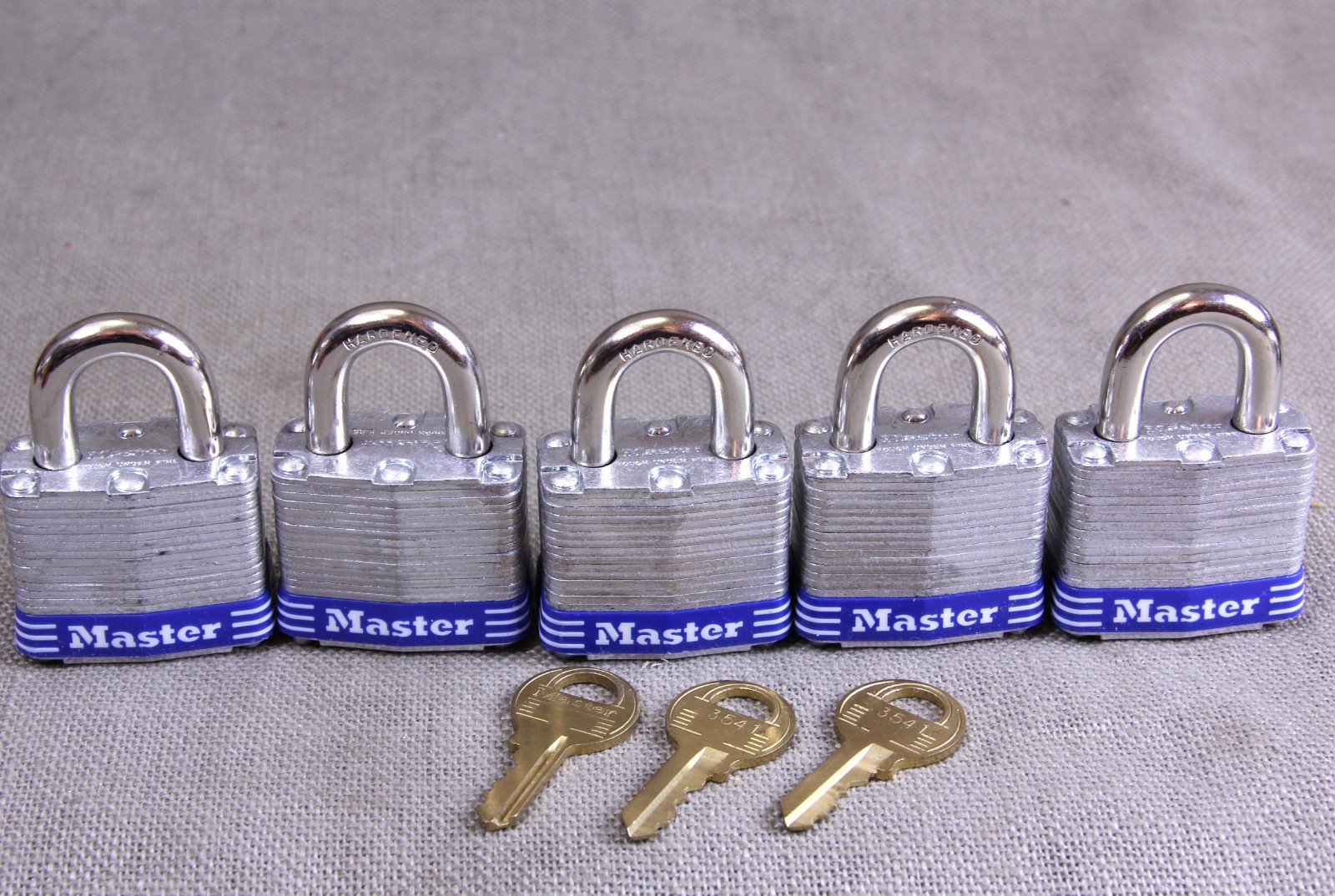 5 Master Lock No. 3 Locks Unused All Keyed Alike 3 Matching Keyes