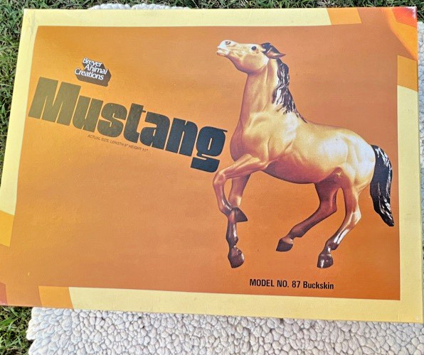 New In The Box Breyer Classics Model 87 Mustang Buckskin Horse Figure Hand Paint