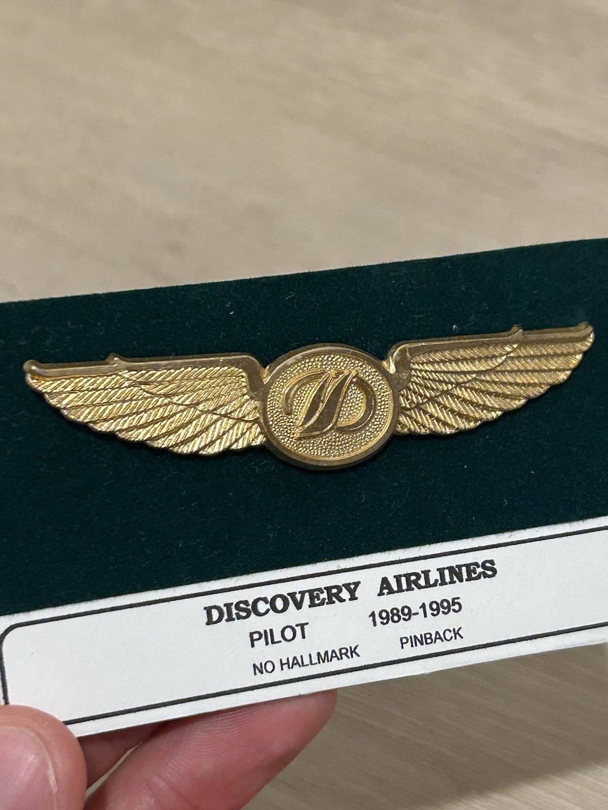 Rare Vintage Discovery Airlines Hawaii Pilot Wing Badge BAe 146 Ghost Airline