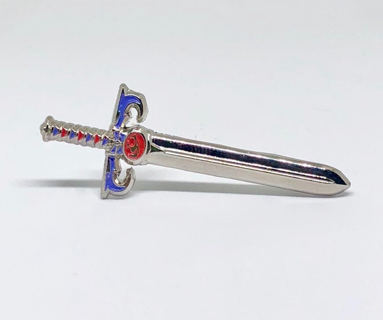 Sword Of Omens Thundercats Enamel Pin (New) Lion-O Vintage cartoon Lapel Hat Pin
