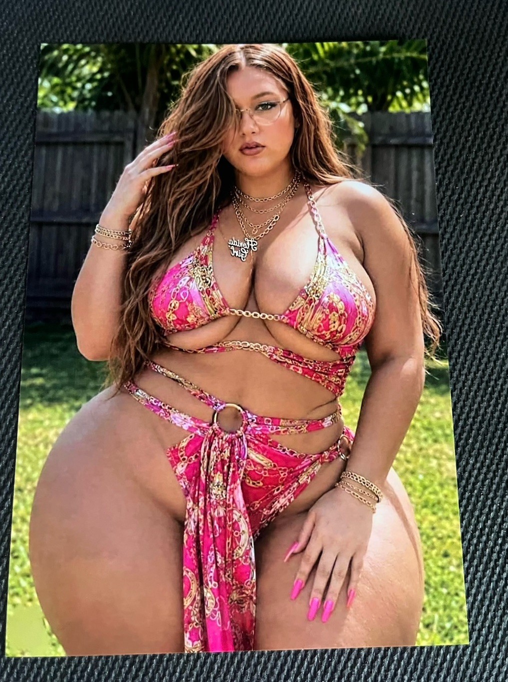 Photo Hot Sexy Beautiful Buxom BBW Woman Low Top Showing Cleavage 4x6 Picture