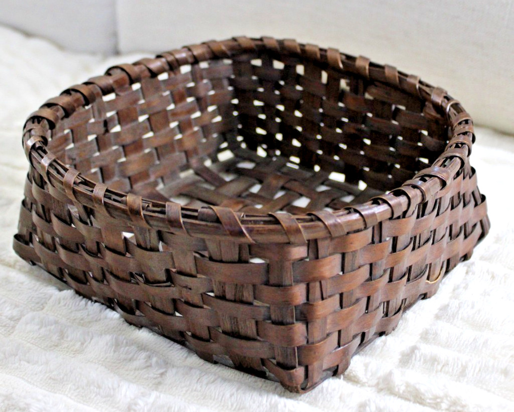 SMALL ANTIQUE SPLINT BASKET SUPERB PATINA GATHERING WOOD NEW ENGLAND FARMHOUSE