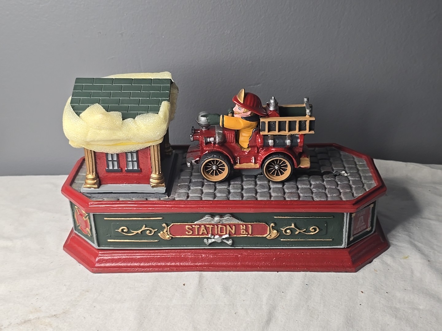 Franklin Mint Official Firemans Hall Museum Firefighter's Mechanical Bank NIB
