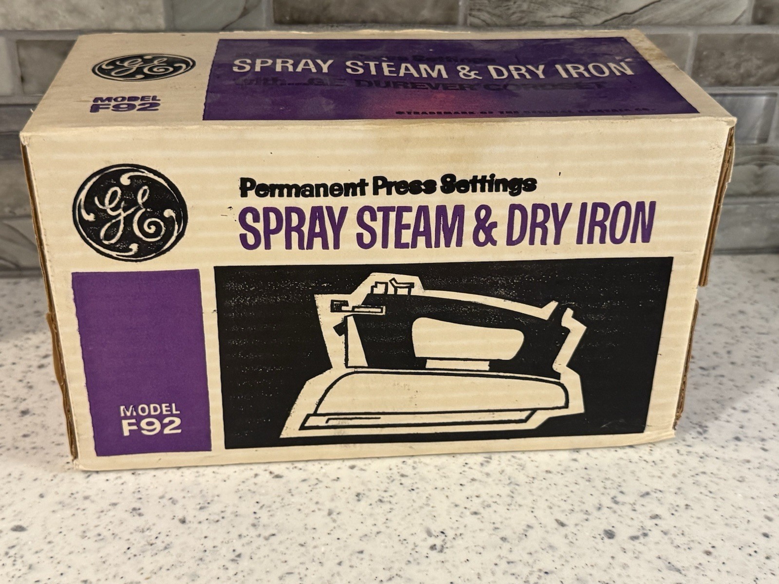 Vintage Sealed GE Steam & Dry Iron Permanent Press Model F92 Made in USA NEW
