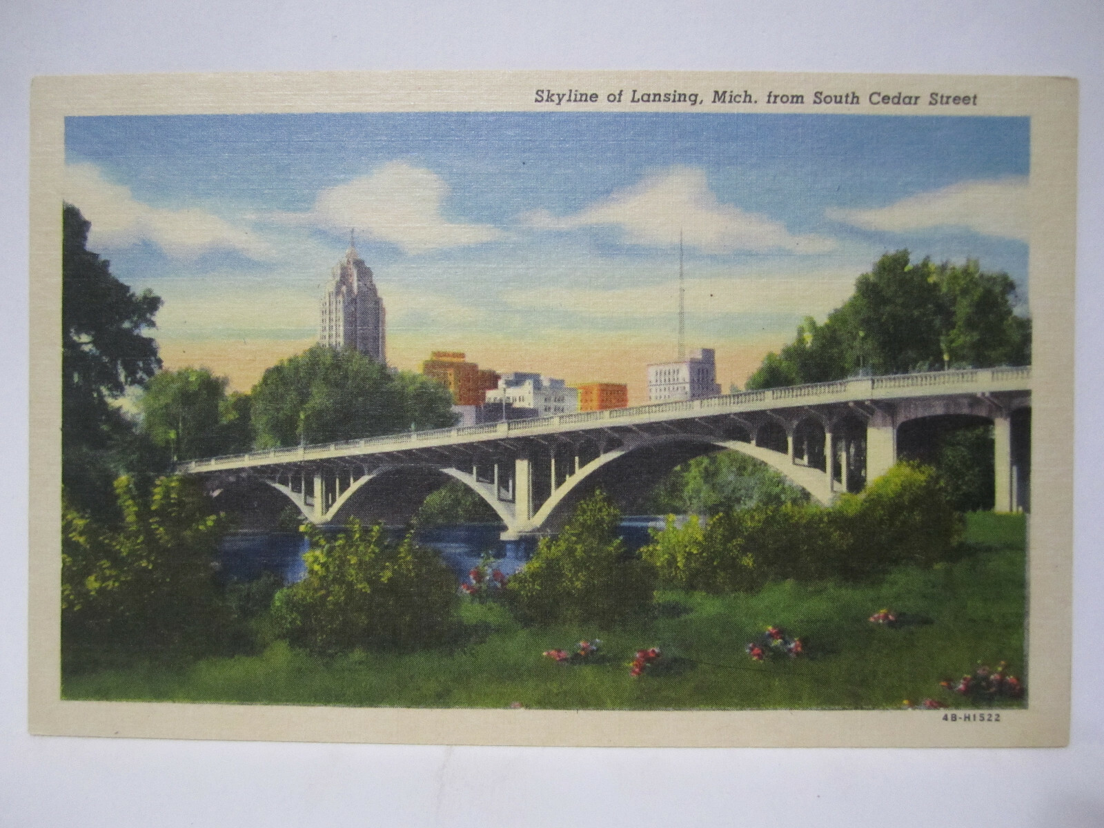SKYLINE VIEW FROM SOUTH CEDAR STREET POSTCARD LANSING MI MICHIGAN 1944