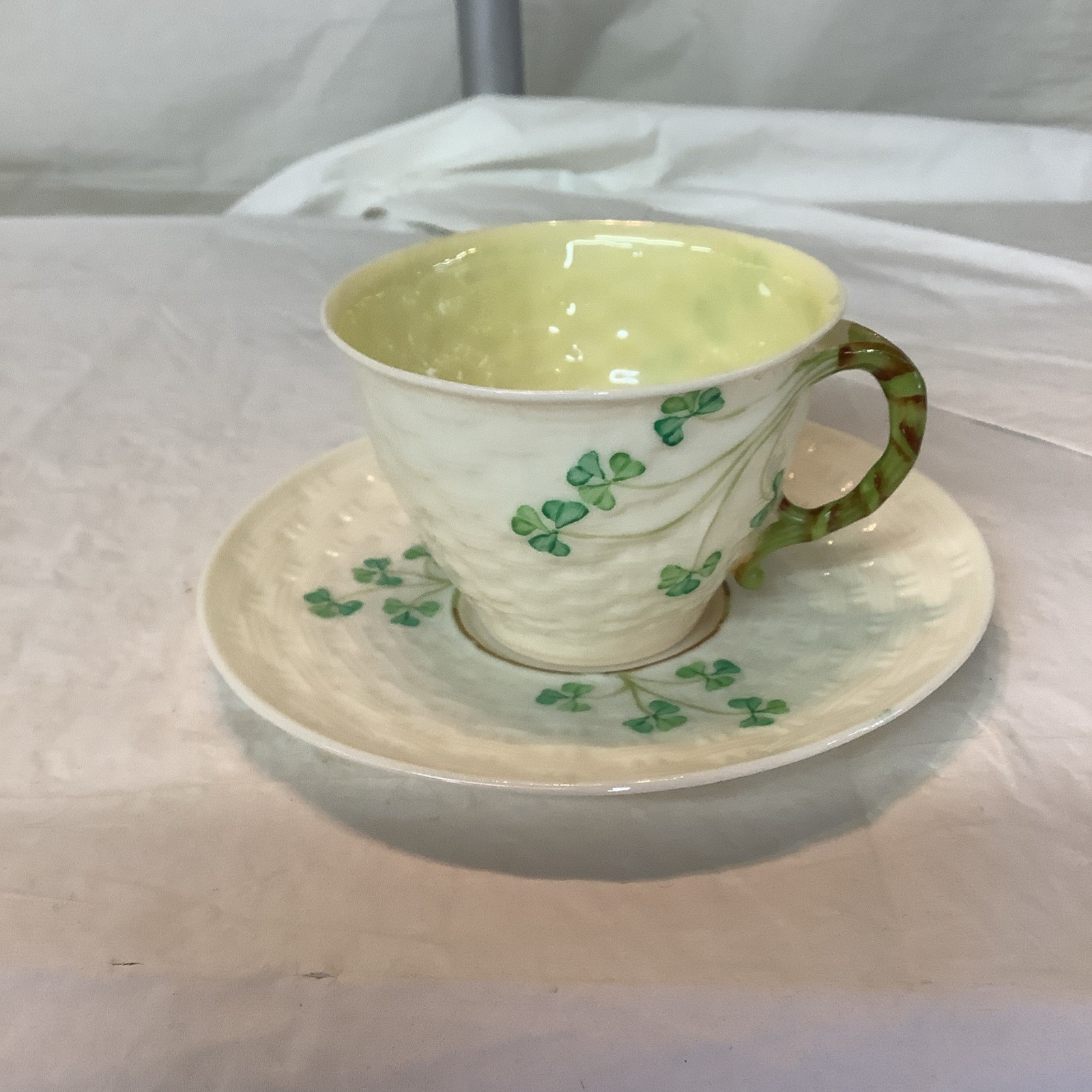 Vtg Beleek Ireland Porcelain Tea Cup & Saucer Shamrock Basketweave-Green Mark
