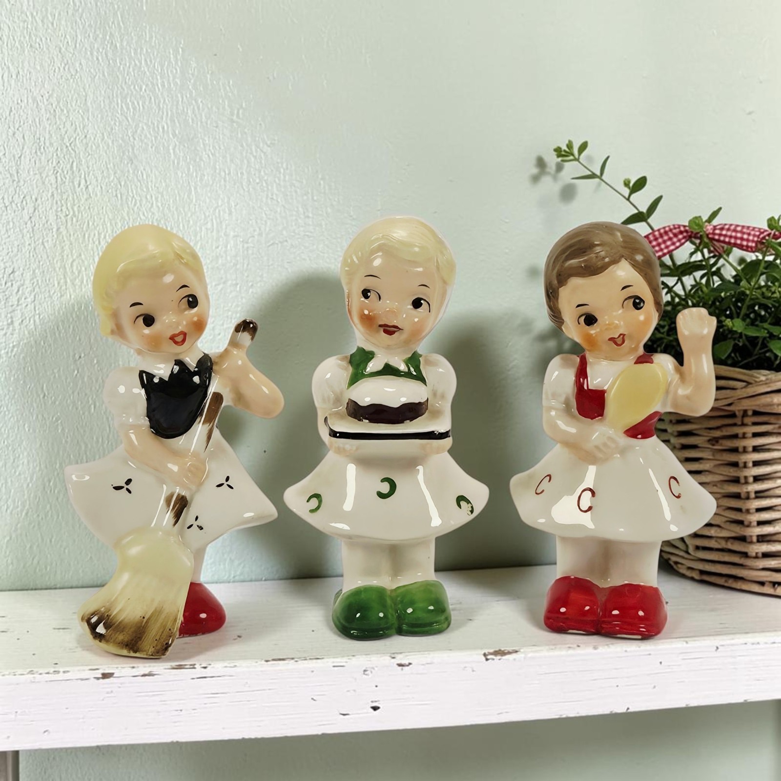 Set of 3 VTG Ucagco Figurine Chore Girls 1950s Ceramic Sweep Bake Brush Japan 4